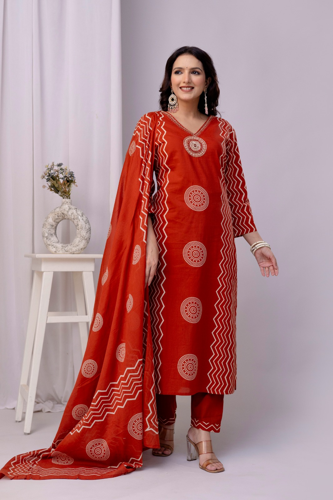 Virash Hub Printed Cotton Straight Suit Set With Dupatta - Image 10