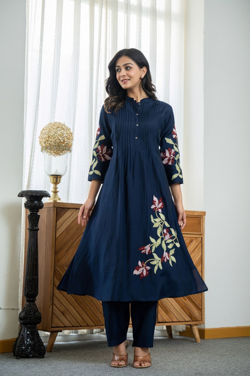 Navay Blue Printed Cotton Straight Suit Set - Image 4